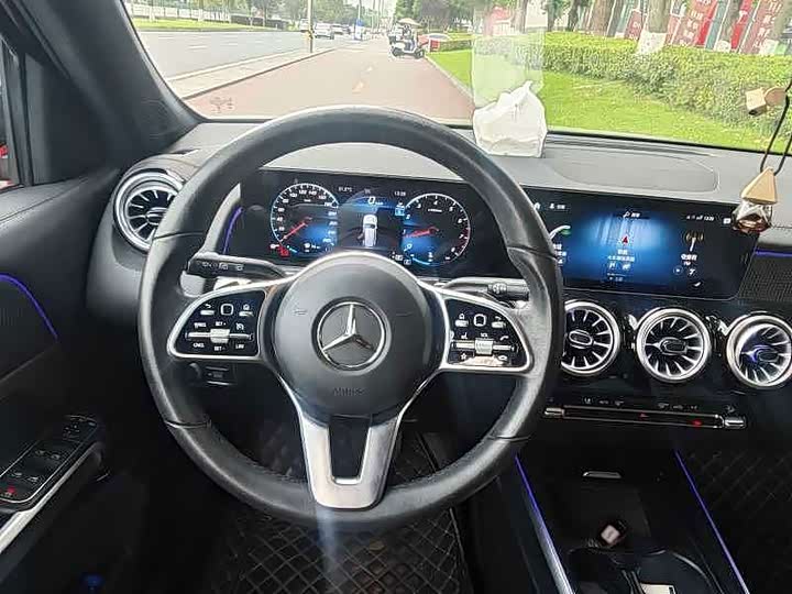 Mercedes-Benz GLB-Class, 2023 — фото 4 из 9