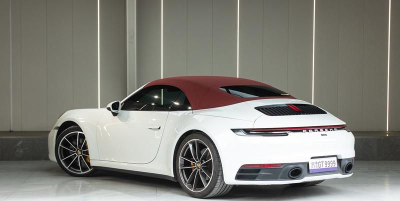 Porsche 911, 2023 — фото 4 из 10