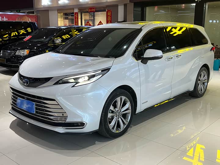 Toyota Sienna, 2023 — купить в Перми под ключ