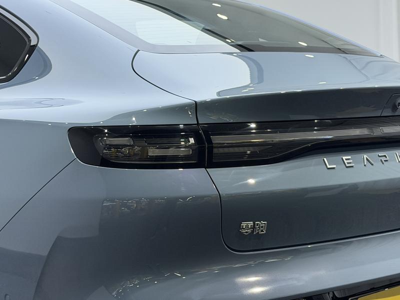Leapmotor B01, 2025 — фото 10 из 12