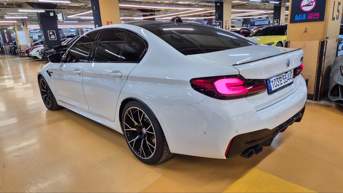 BMW M5, 2023 — фото 7 из 12