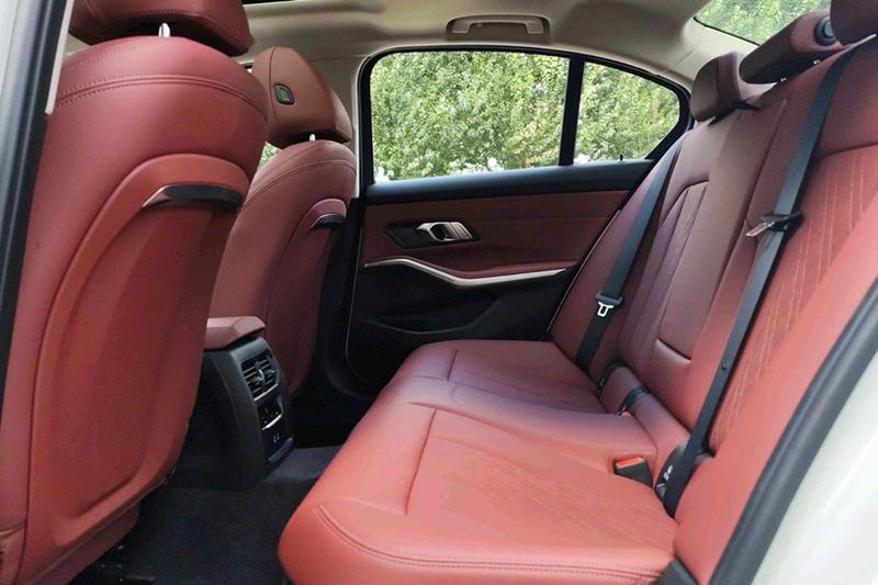 BMW 3 Series, 2025 — фото 11 из 12