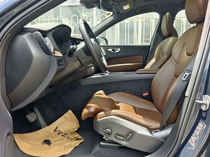 Volvo XC60 Hybrid, 2024 — фото 9 из 9
