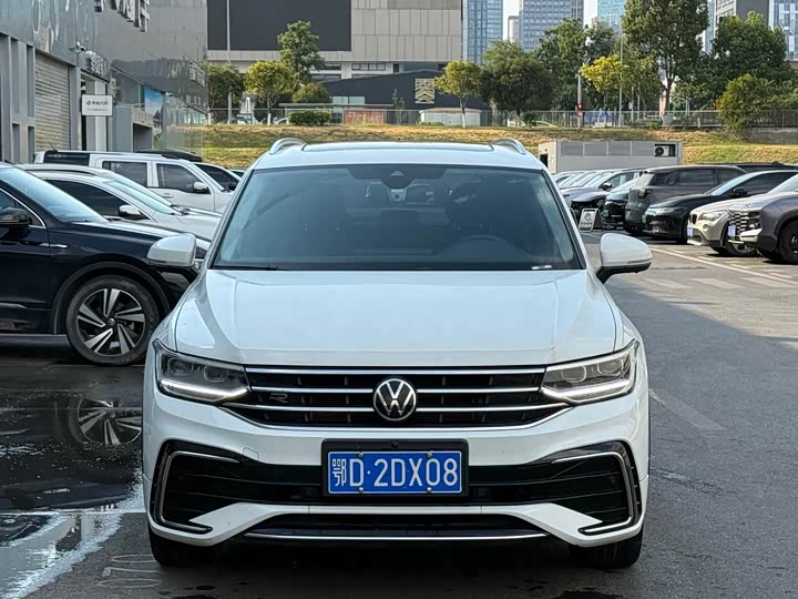 Volkswagen Tiguan L Pro, 2024 — фото 2 из 9