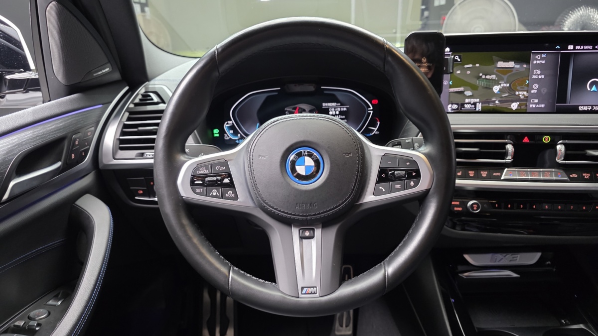 BMW iX3, 2021 — фото 12 из 12