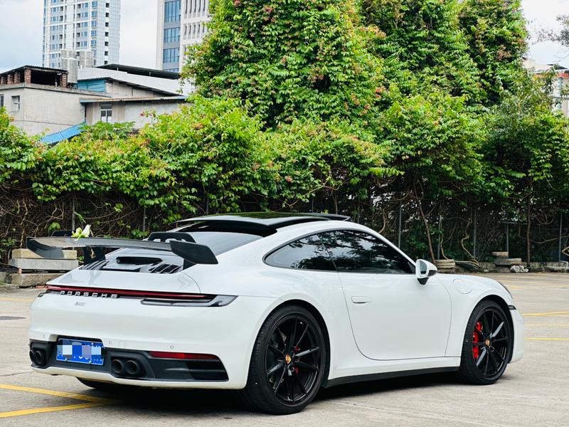 Porsche 911, 2022 — фото 6 из 8