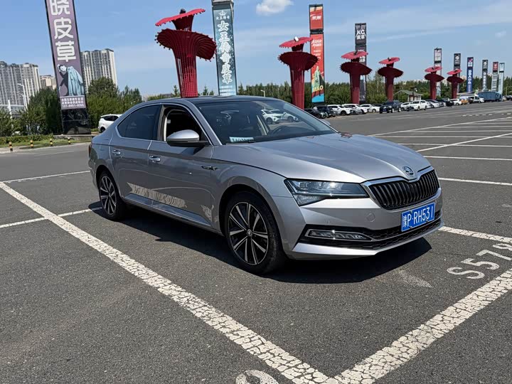 Skoda Superb, 2023 — фото 3 из 9