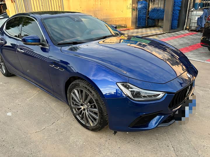 Maserati Ghibli, 2023 — фото 6 из 9