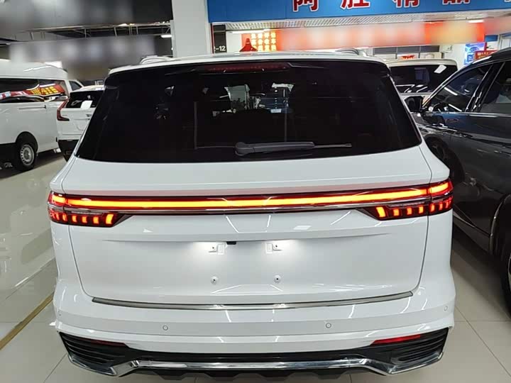 Geely Monjaro, 2022 — фото 6 из 9
