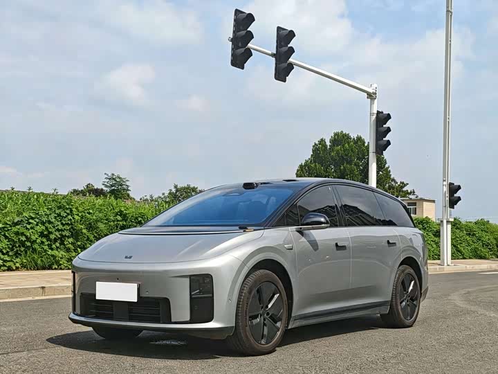 LiXiang i8, 2025 — купить в Воронеже под ключ