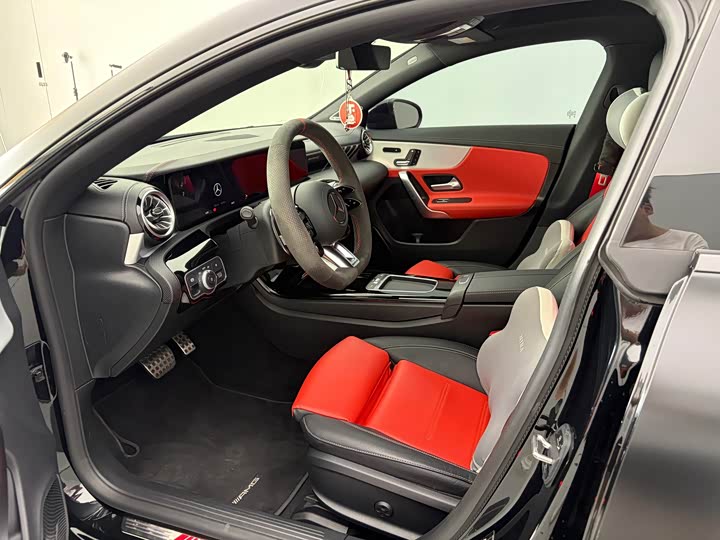 Mercedes-Benz CLA-Class AMG, 2024 — фото 4 из 7
