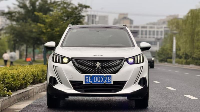 Peugeot 2008, 2022 — фото 2 из 12