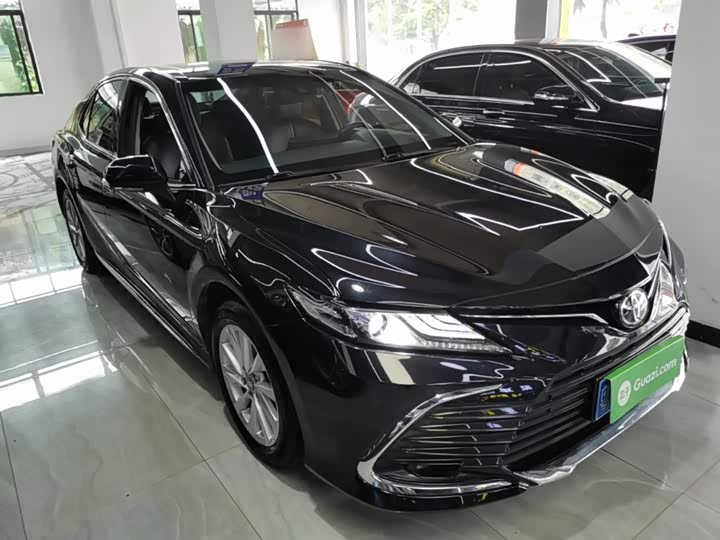Toyota Camry, 2023 — фото 4 из 9