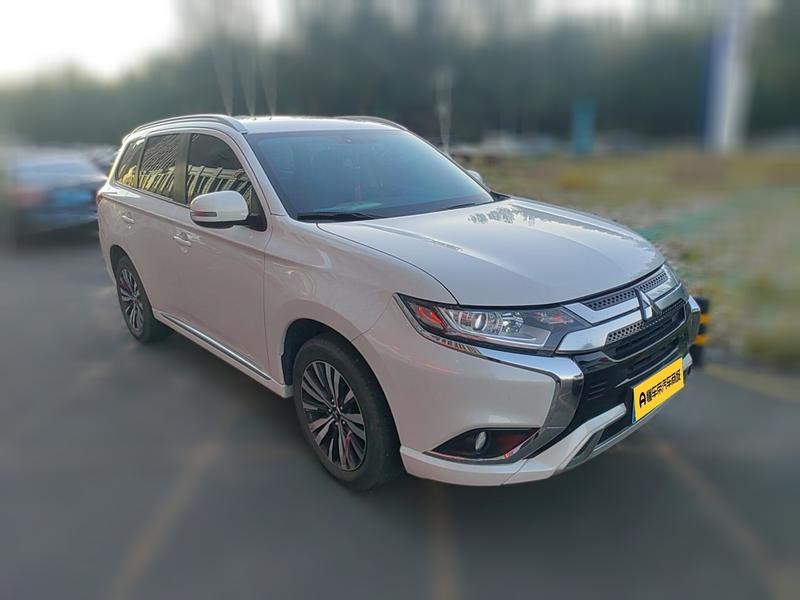 Mitsubishi Outlander, 2022 — фото 3 из 12