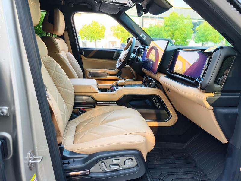 BYD FangChengBao Leopard 8, 2025 — фото 8 из 10