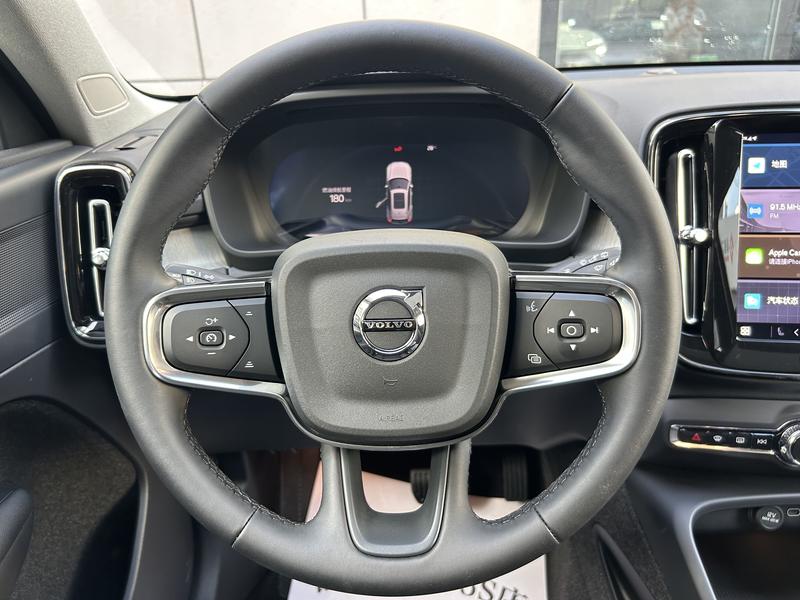 Volvo XC40, 2025 — фото 10 из 12
