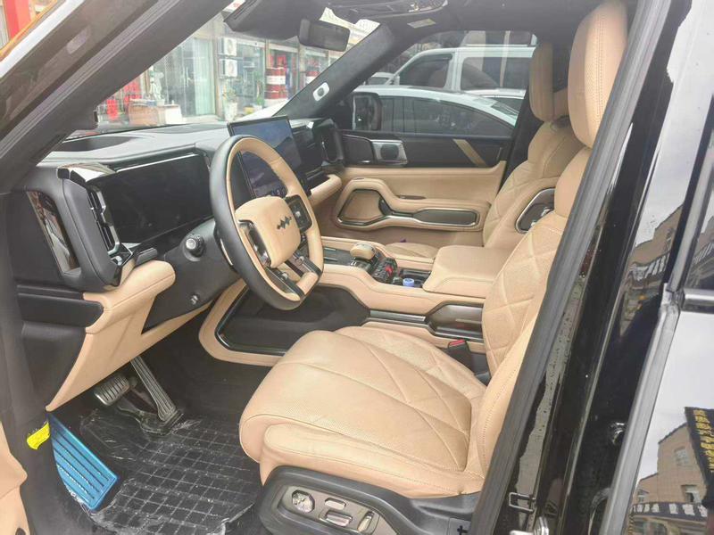 BYD FangChengBao Leopard 8, 2025 — фото 8 из 10
