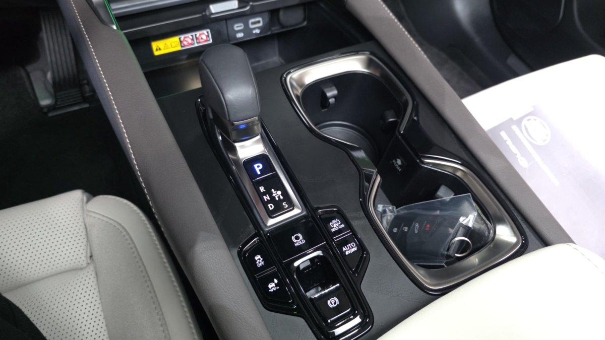 Lexus RX, 2024 — фото 9 из 12