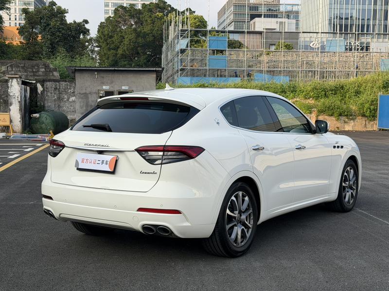 Maserati Levante, 2022 — фото 6 из 12