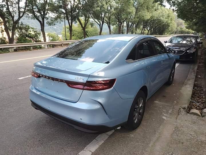 Geely Geometry G6, 2023 — фото 7 из 9