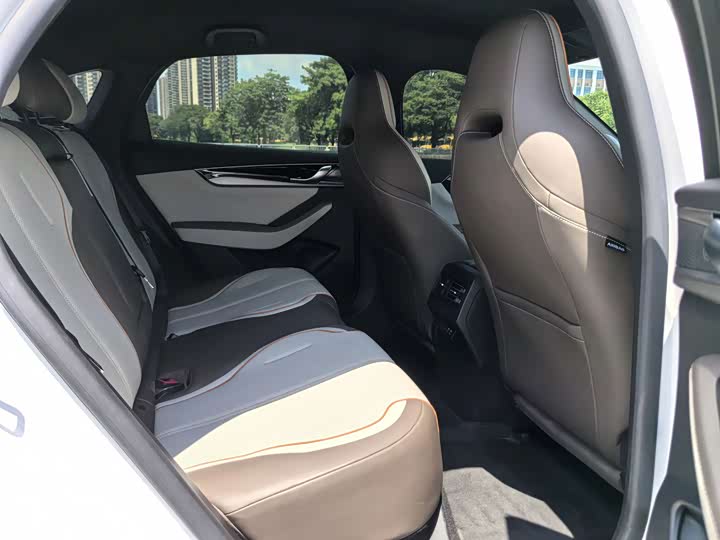 BYD Qin Plus, 2023 — фото 8 из 9