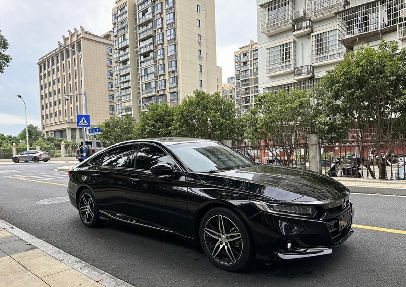 Honda Accord, 2022 — фото 3 из 10