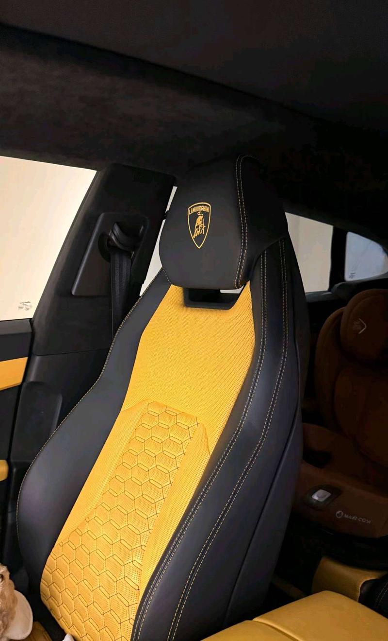 Lamborghini Urus, 2022 — фото 6 из 8