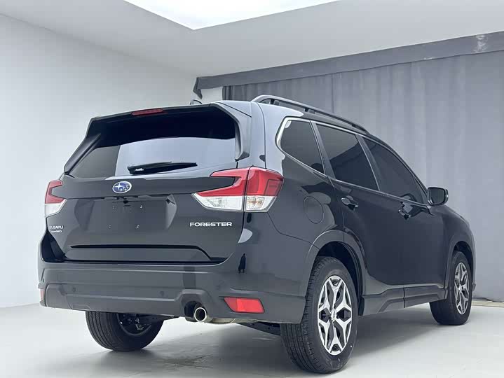 Subaru Forester, 2022 — фото 6 из 9