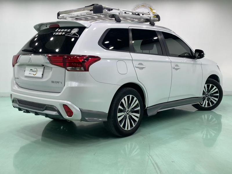 Mitsubishi Outlander, 2021 — фото 6 из 10