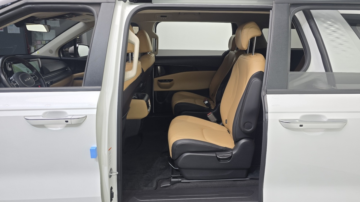 Kia Carnival, 2022 — фото 11 из 12