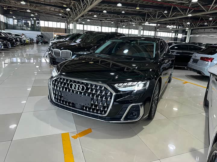 Audi A8, 2023 — фото 2 из 9
