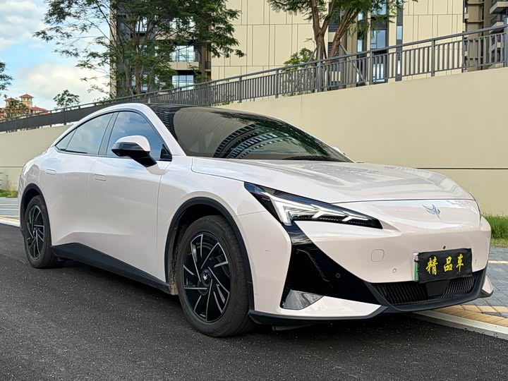 BAIC Arcfox Alpha S5, 2025 — фото 3 из 9