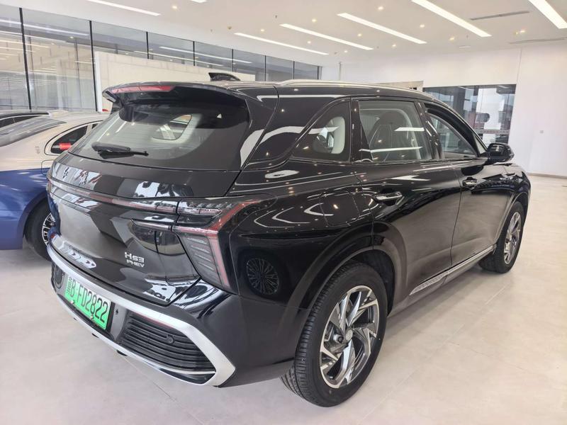 Hongqi HS3 Hybrid, 2025 — фото 6 из 10