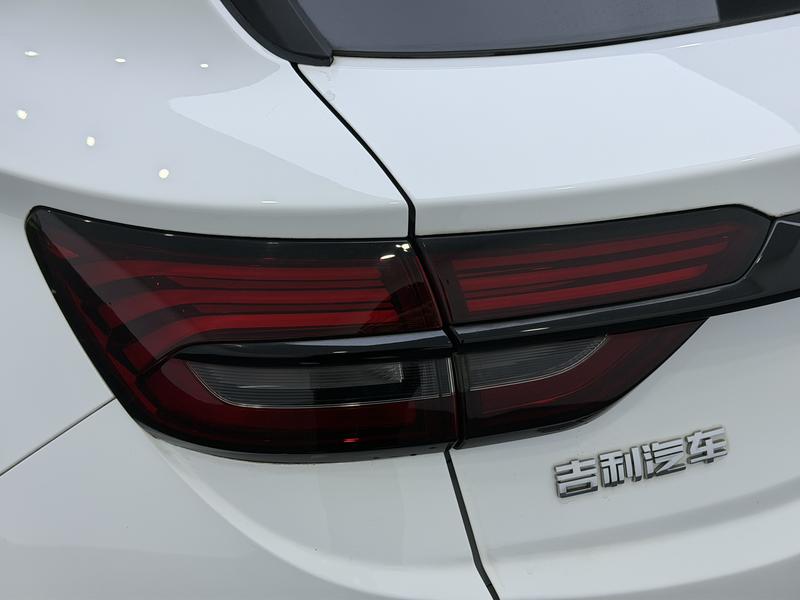 Geely Coolray, 2024 — фото 10 из 12