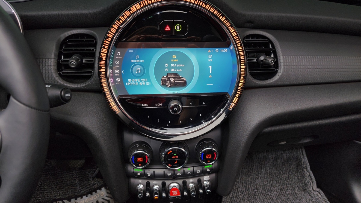 Mini Cooper Convertible, 2023 — фото 9 из 12