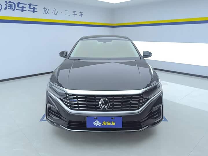 Volkswagen Passat Hybrid, 2023 — фото 2 из 9