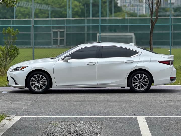 Lexus ES, 2024 — фото 3 из 9