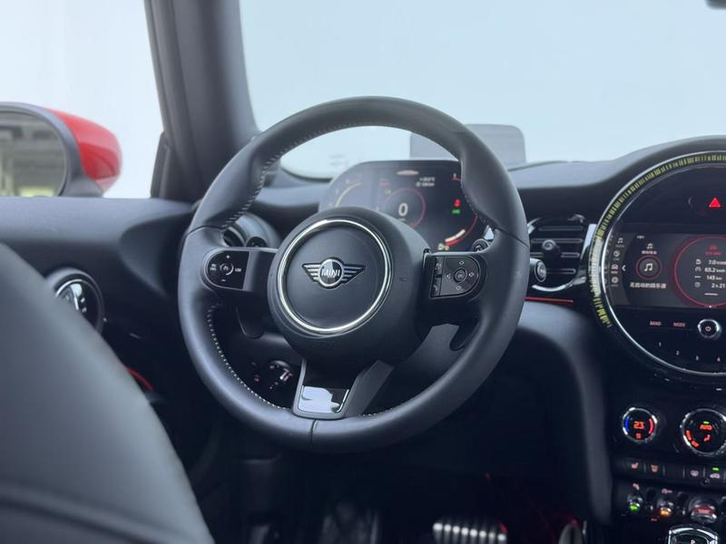 Mini Mini JCW, 2022 — фото 6 из 9