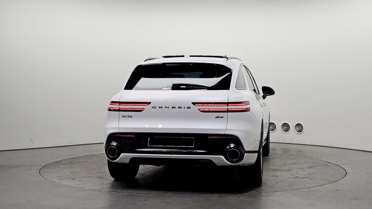 Genesis GV70, 2023 — фото 4 из 12