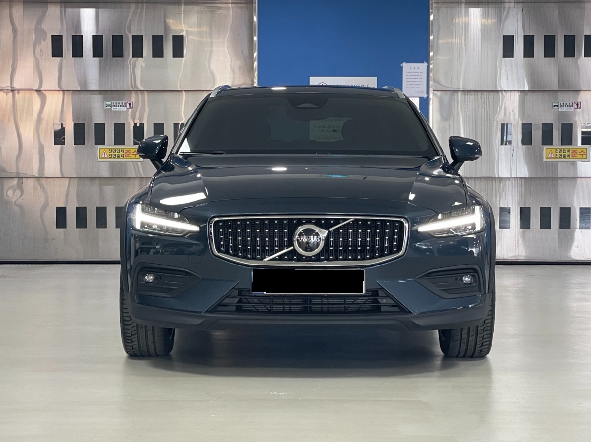 Volvo V60, 2024 — фото 3 из 12