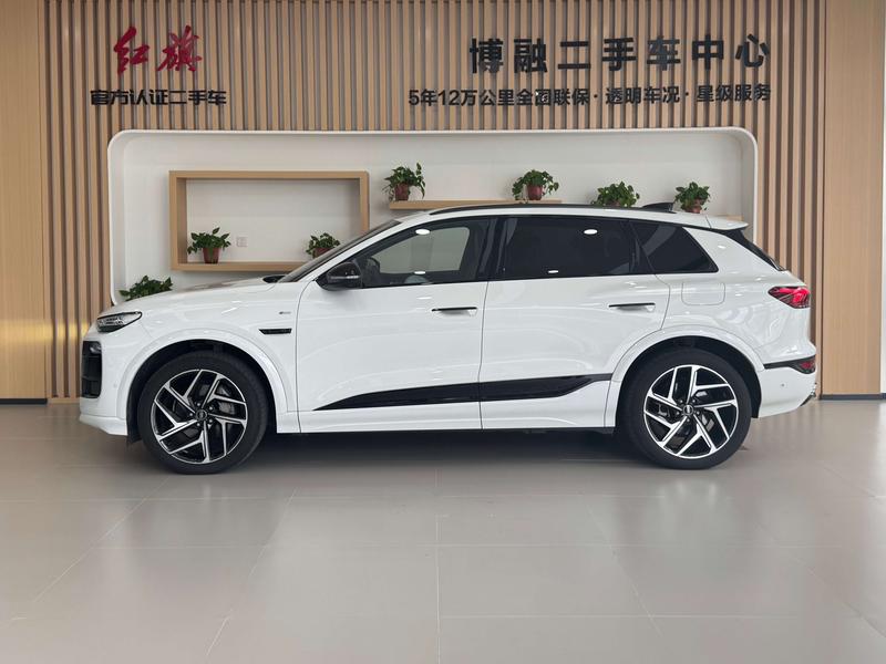 Audi Q6L e-tron, 2025 — фото 2 из 12