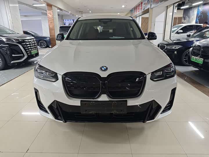 BMW iX3, 2023 — фото 2 из 9