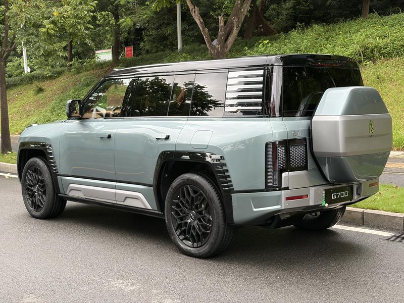 BYD Yangwang U8, 2023 — фото 4 из 12