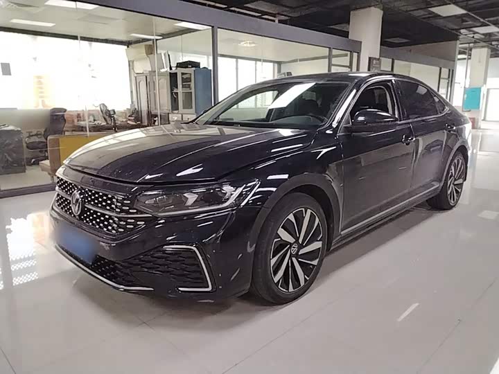 Volkswagen Passat, 2023 — фото 2 из 9