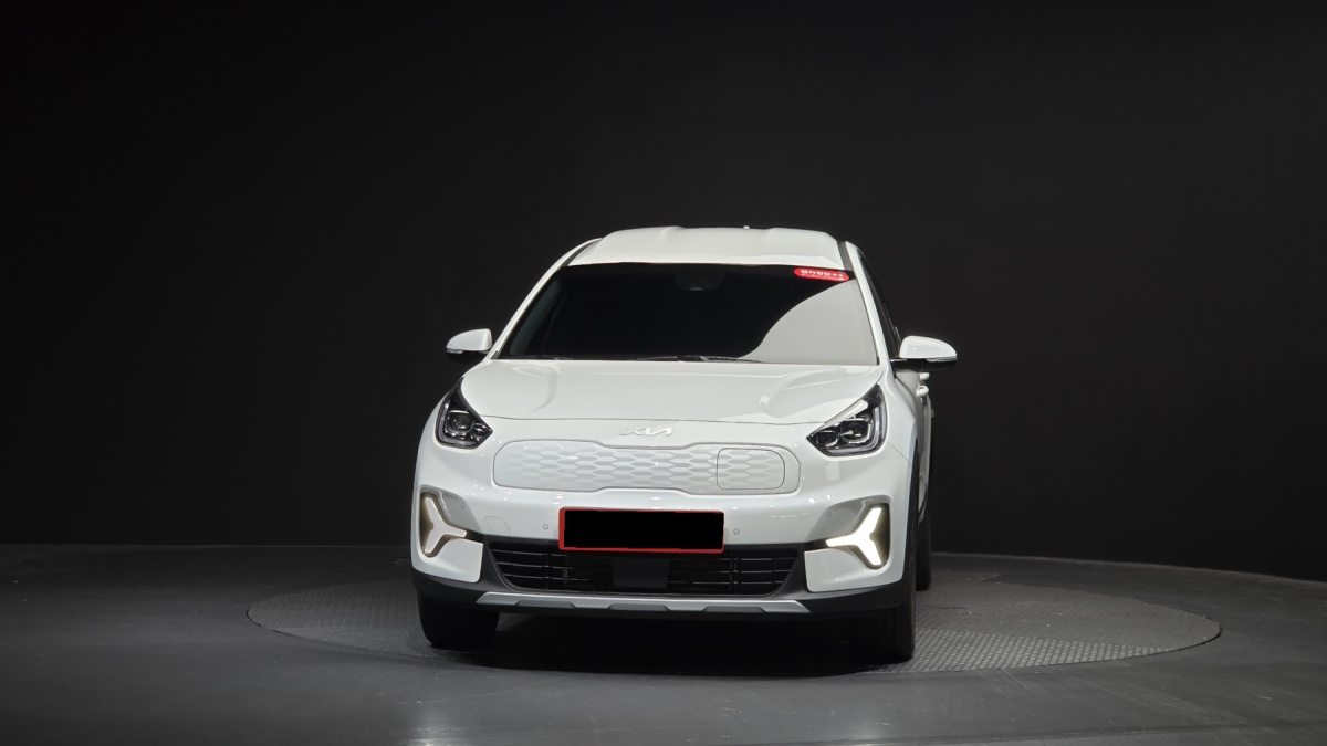 Kia Niro, 2023 — фото 3 из 12