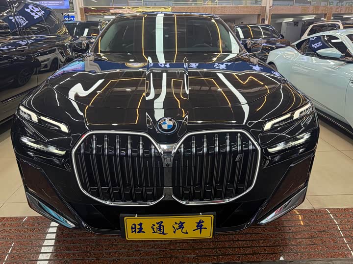 BMW i7, 2024 — фото 2 из 9