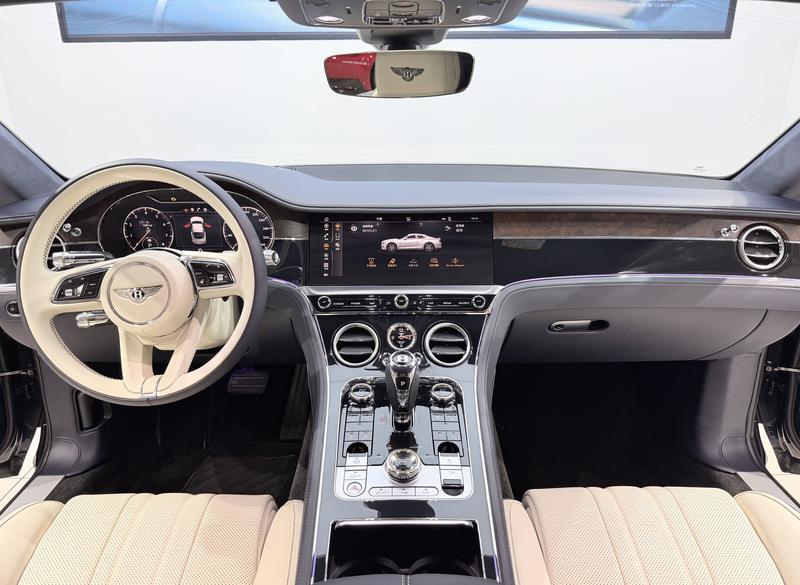 Bentley Continental GT, 2023 — фото 6 из 8