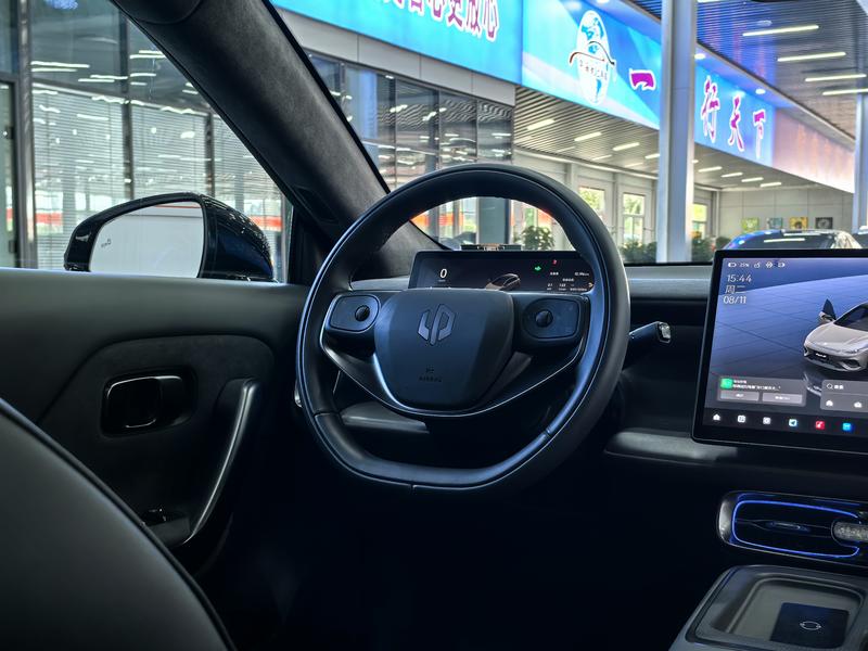 Leapmotor Lafa5, 2025 — фото 8 из 12