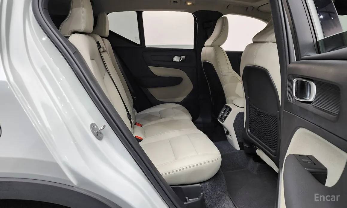 Volvo XC40, 2025 — фото 12 из 12