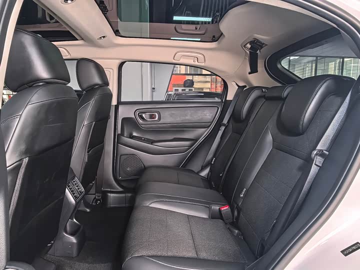 Honda Vezel, 2023 — фото 7 из 9